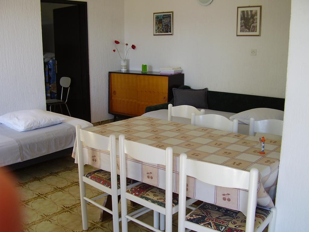 Petar Apartment Omiš Habitación foto